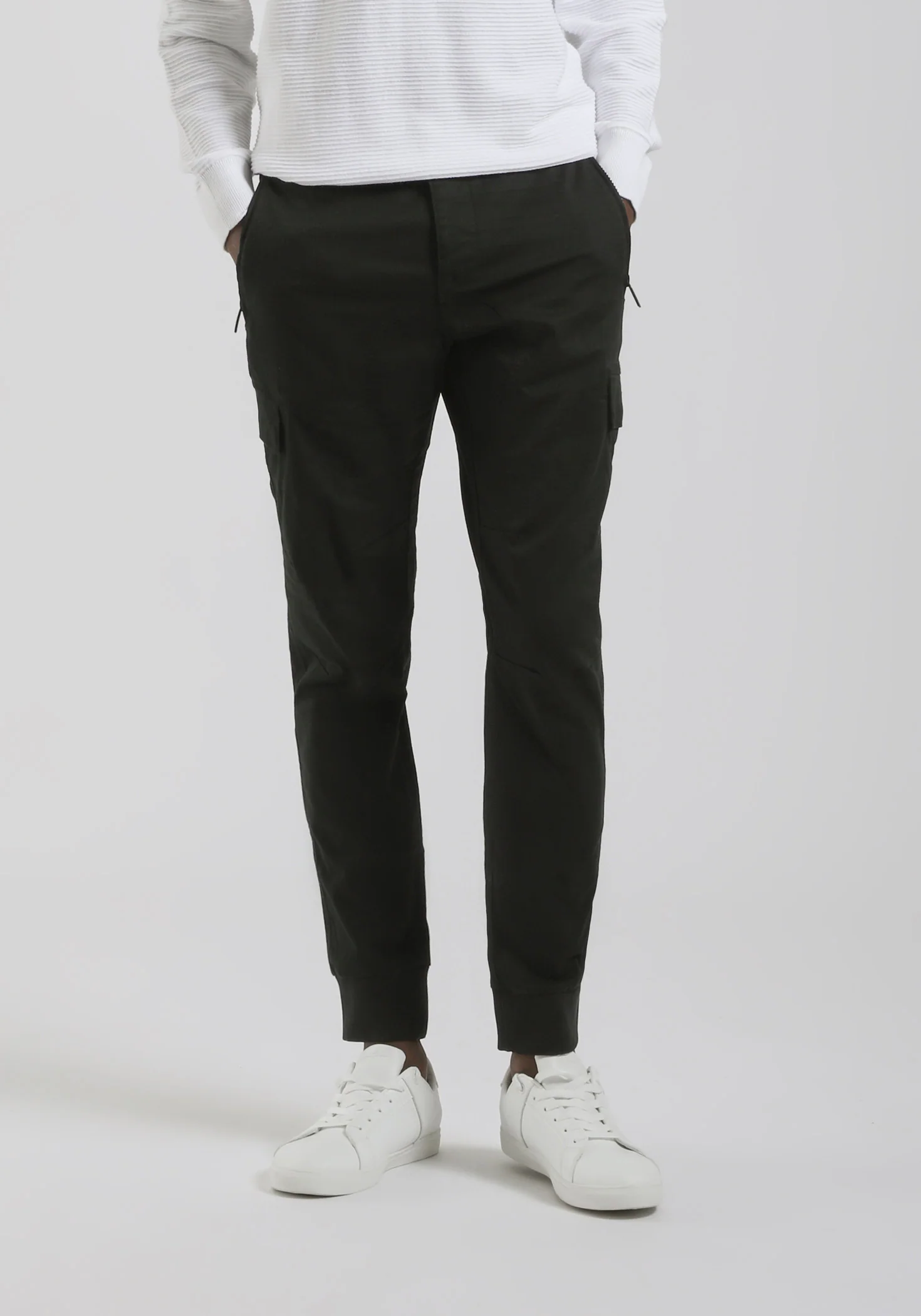 Pantaloni cargo con elastici alle caviglie - Image 2