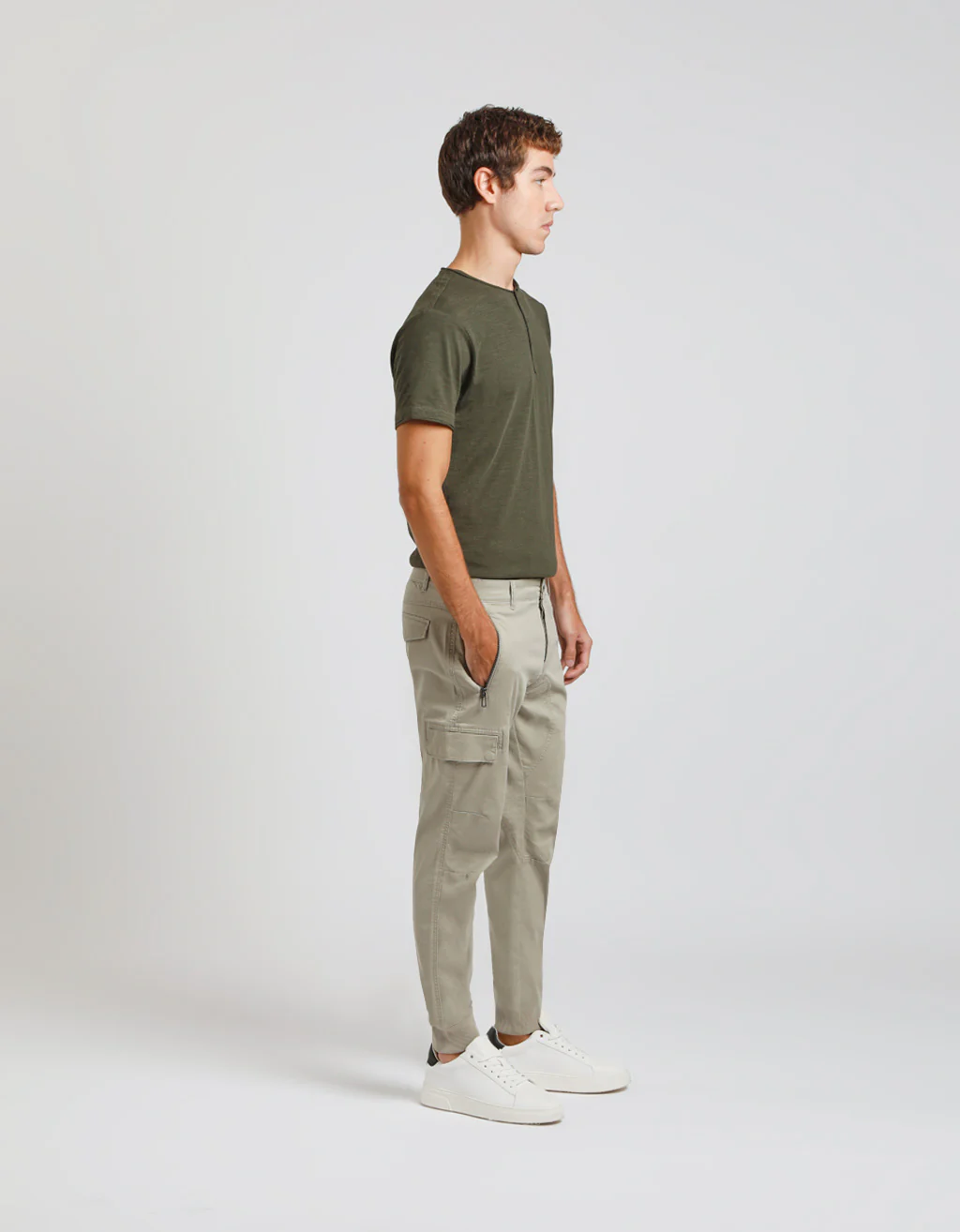 Pantaloni cargo con elastici alle caviglie - Image 4