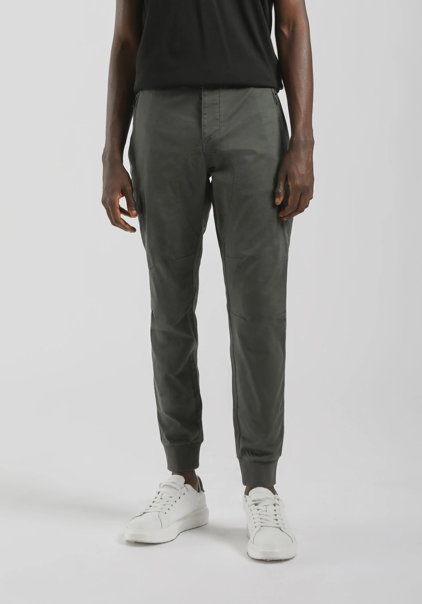 Pantaloni cargo con elastici alle caviglie - Image 2