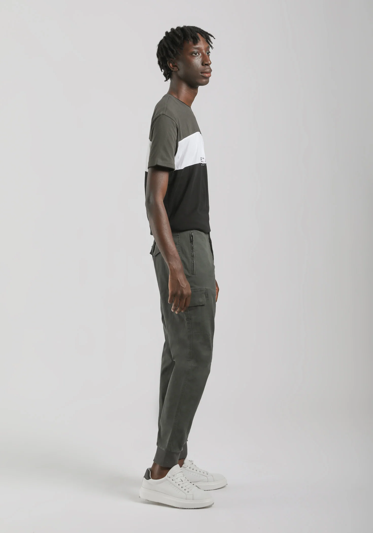Pantaloni cargo con elastici alle caviglie - Image 4