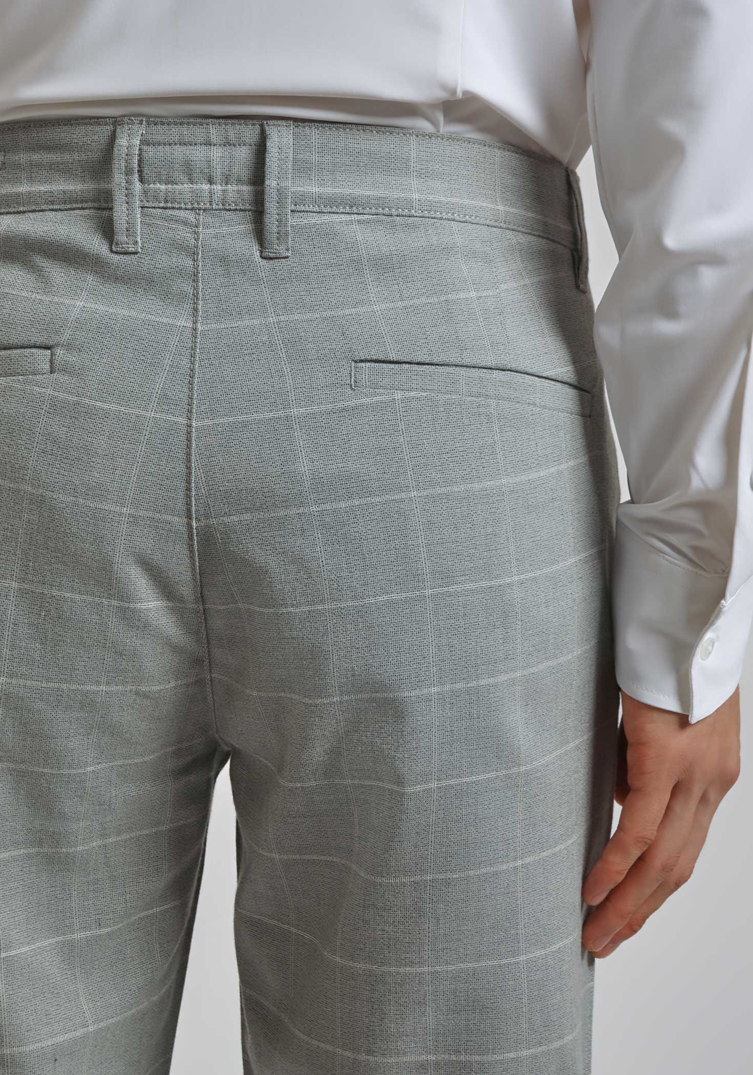 Pantaloni chino con fantasia a quadri - Image 5