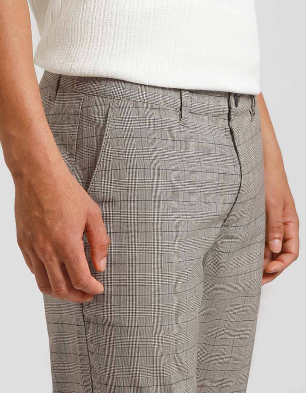 Pantaloni chino con fantasia a quadri - Image 4