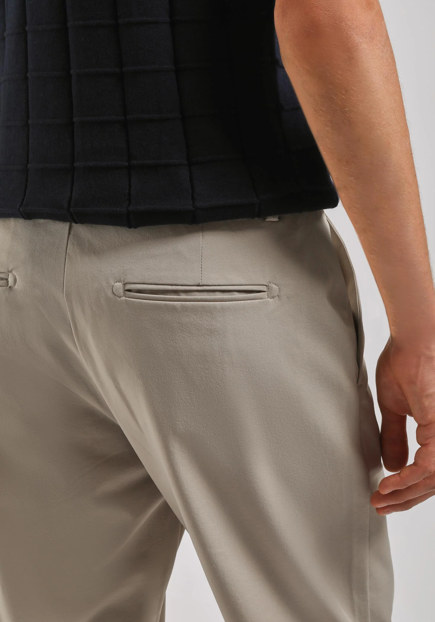 Pantaloni chino in nylon - Image 6