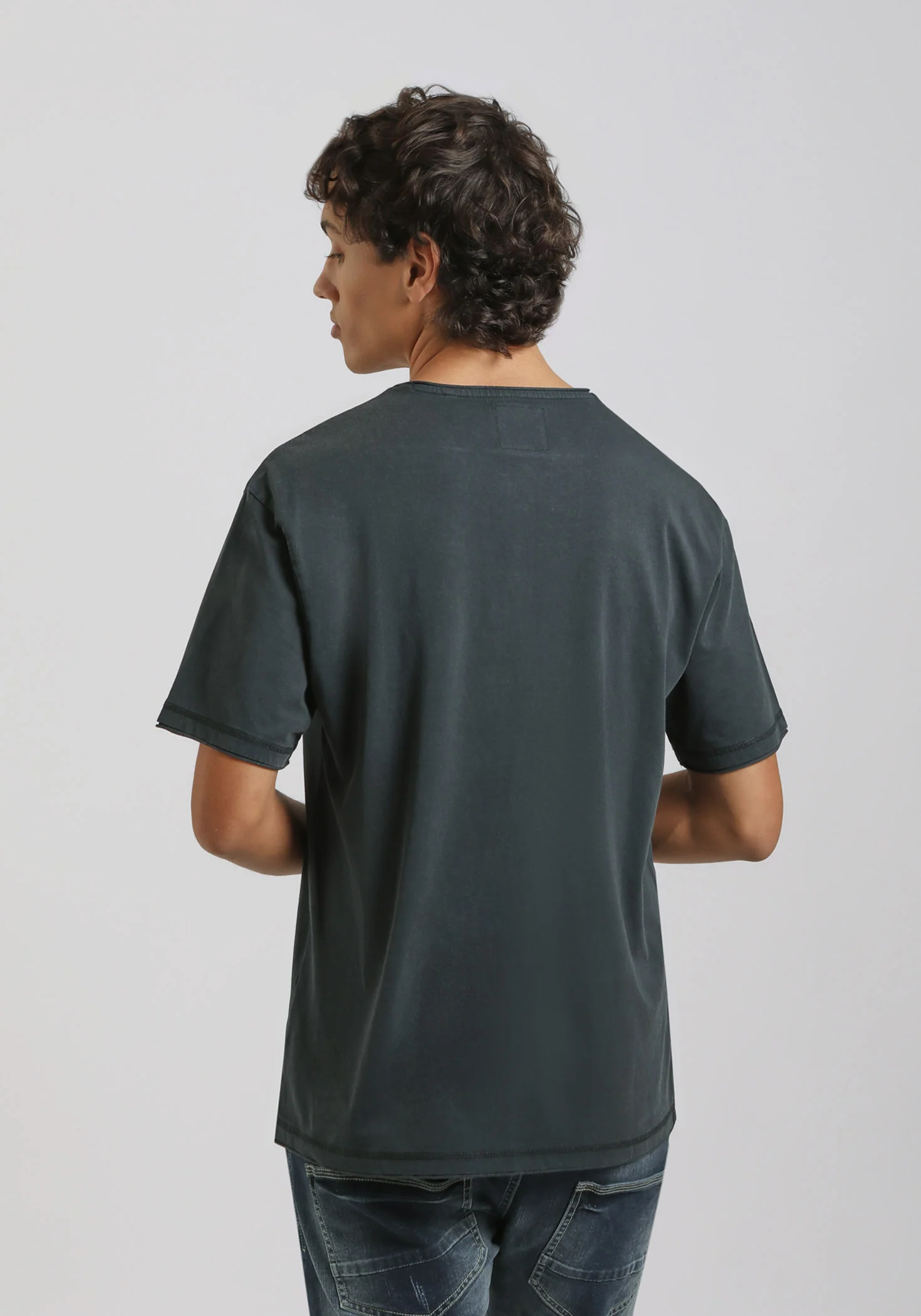 T-shirt collo serafino - Image 6