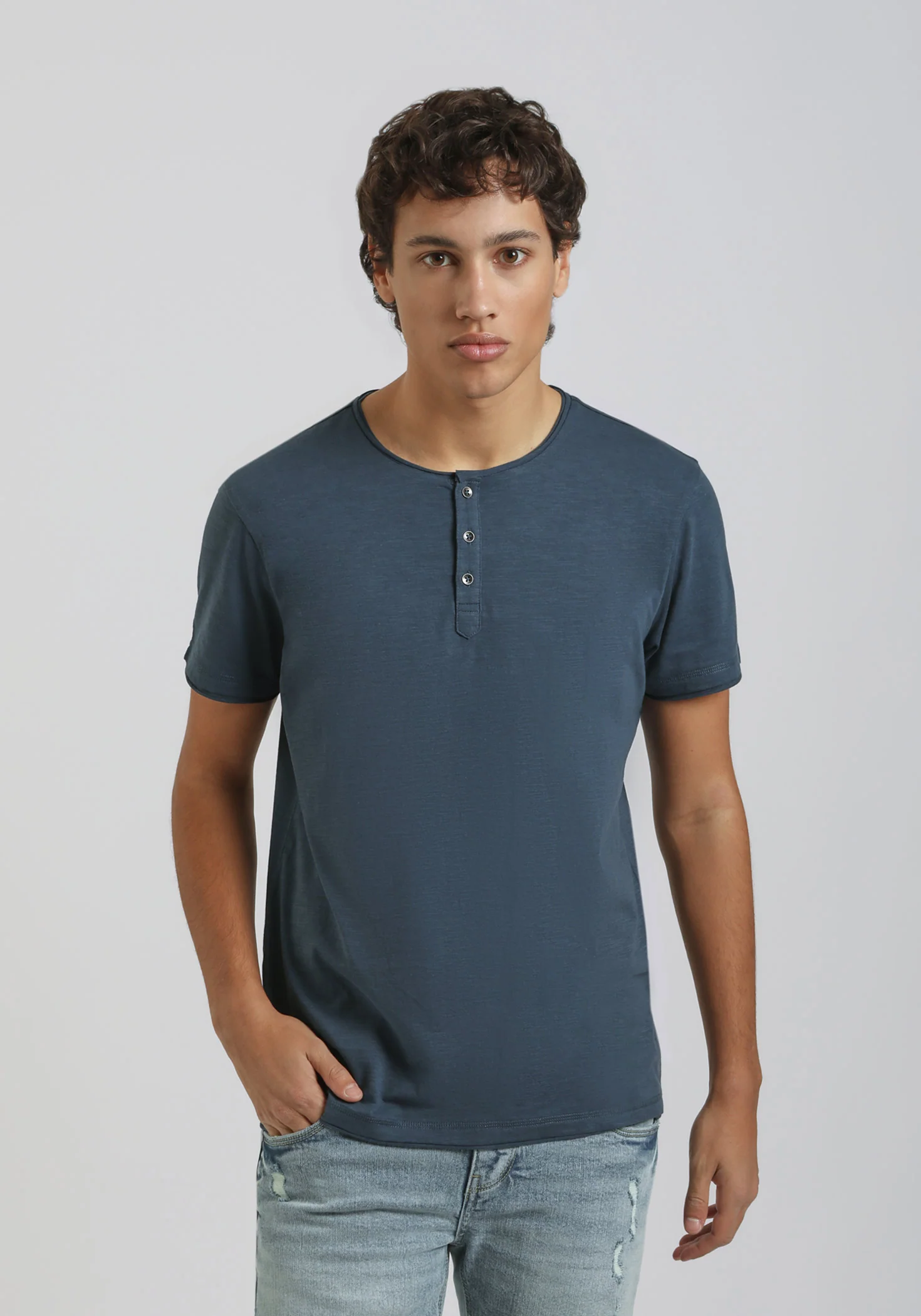 T-shirt collo serafino