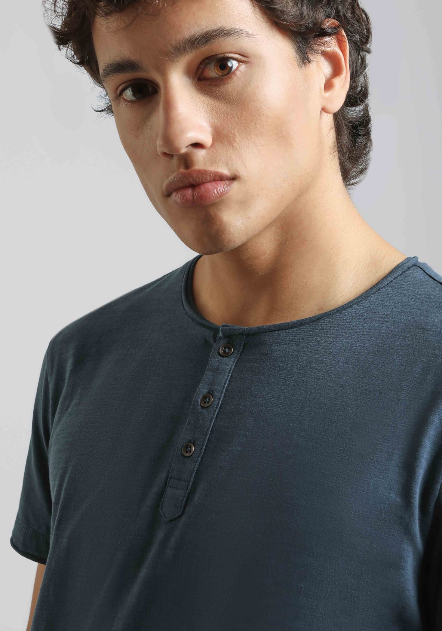 T-shirt collo serafino - Image 2