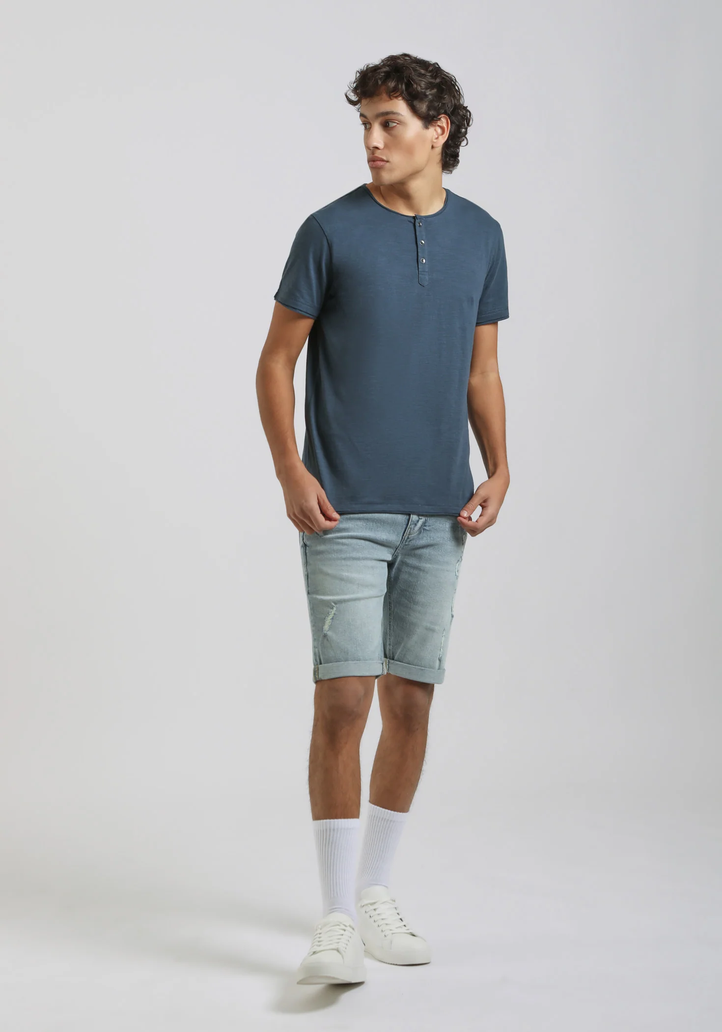T-shirt collo serafino - Image 5