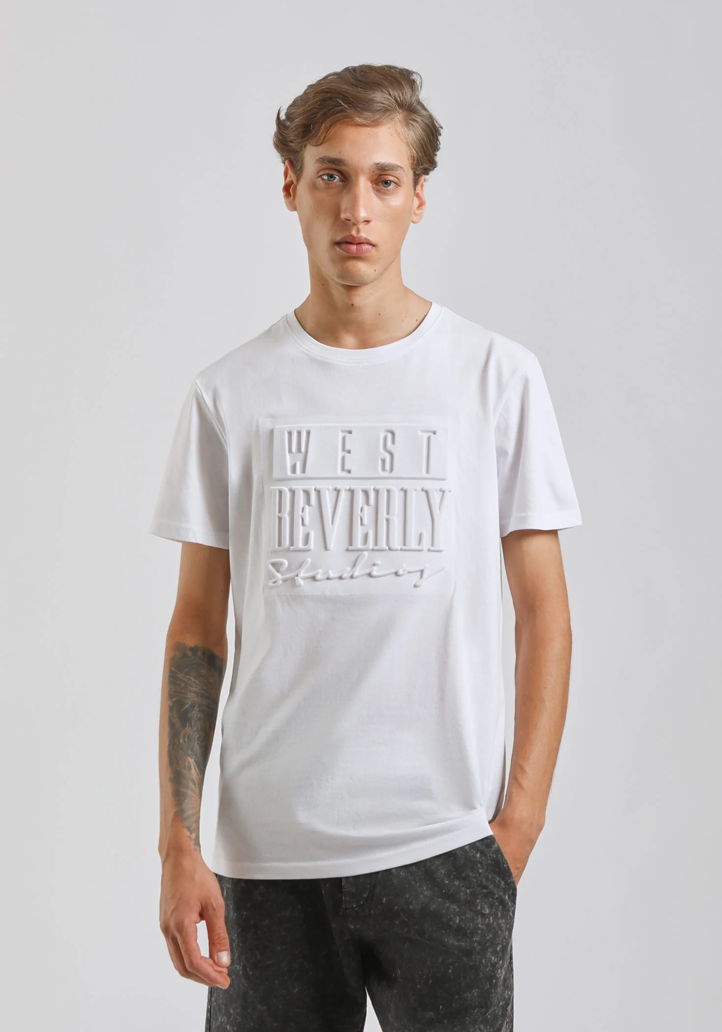 T-shirt con stampa a rilievo