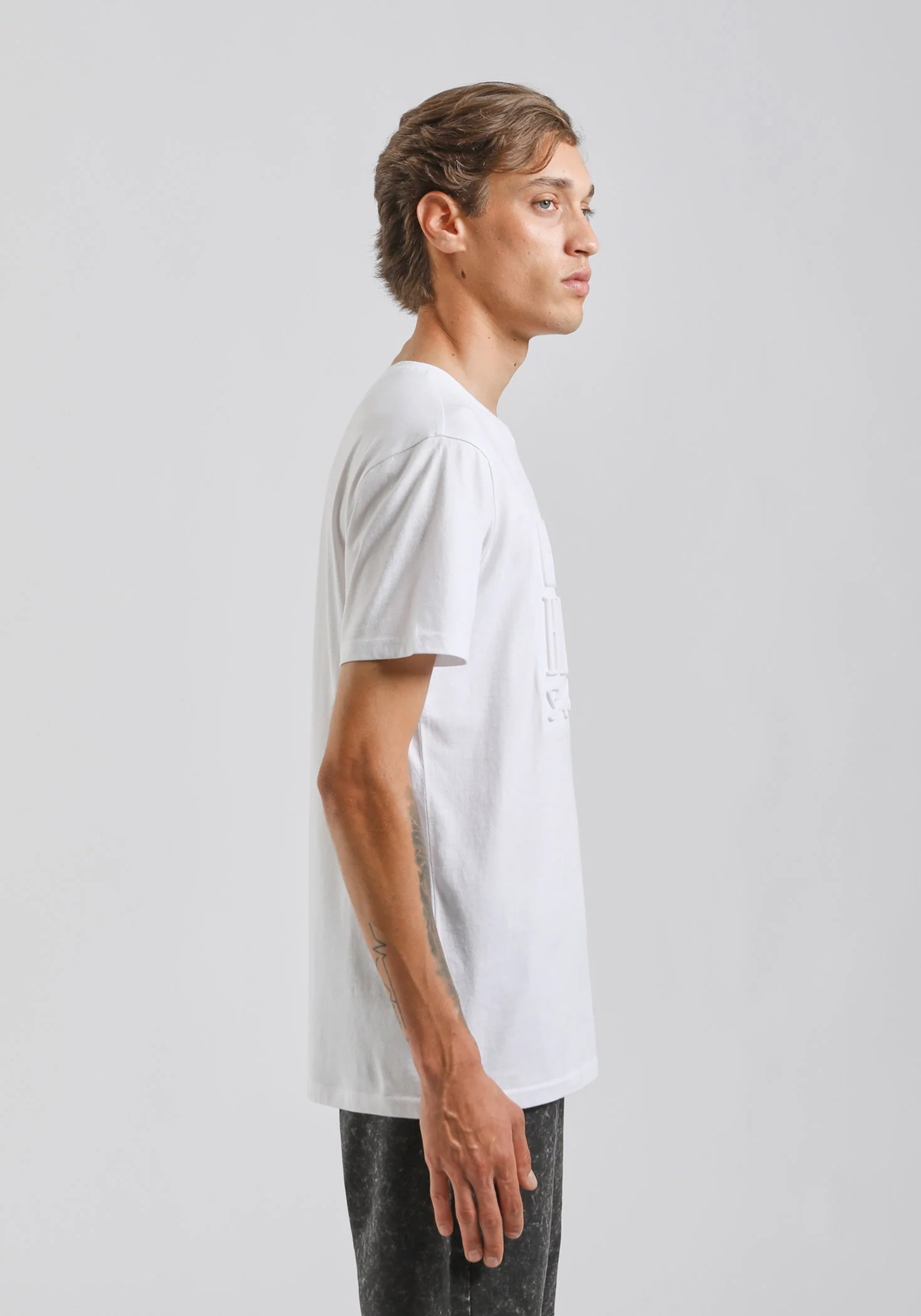 T-shirt con stampa a rilievo - Image 3