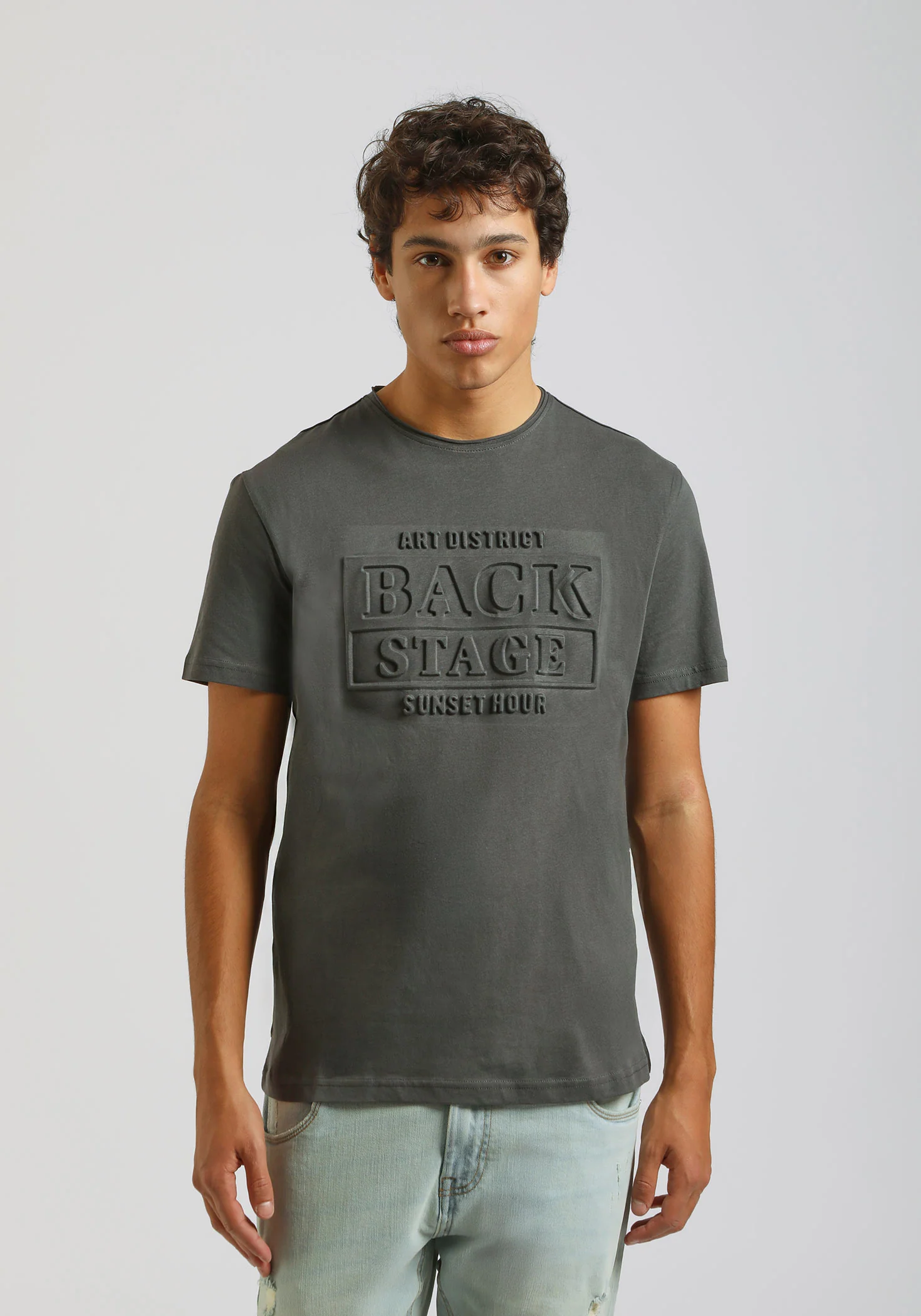 T-shirt con stampa a rilievo
