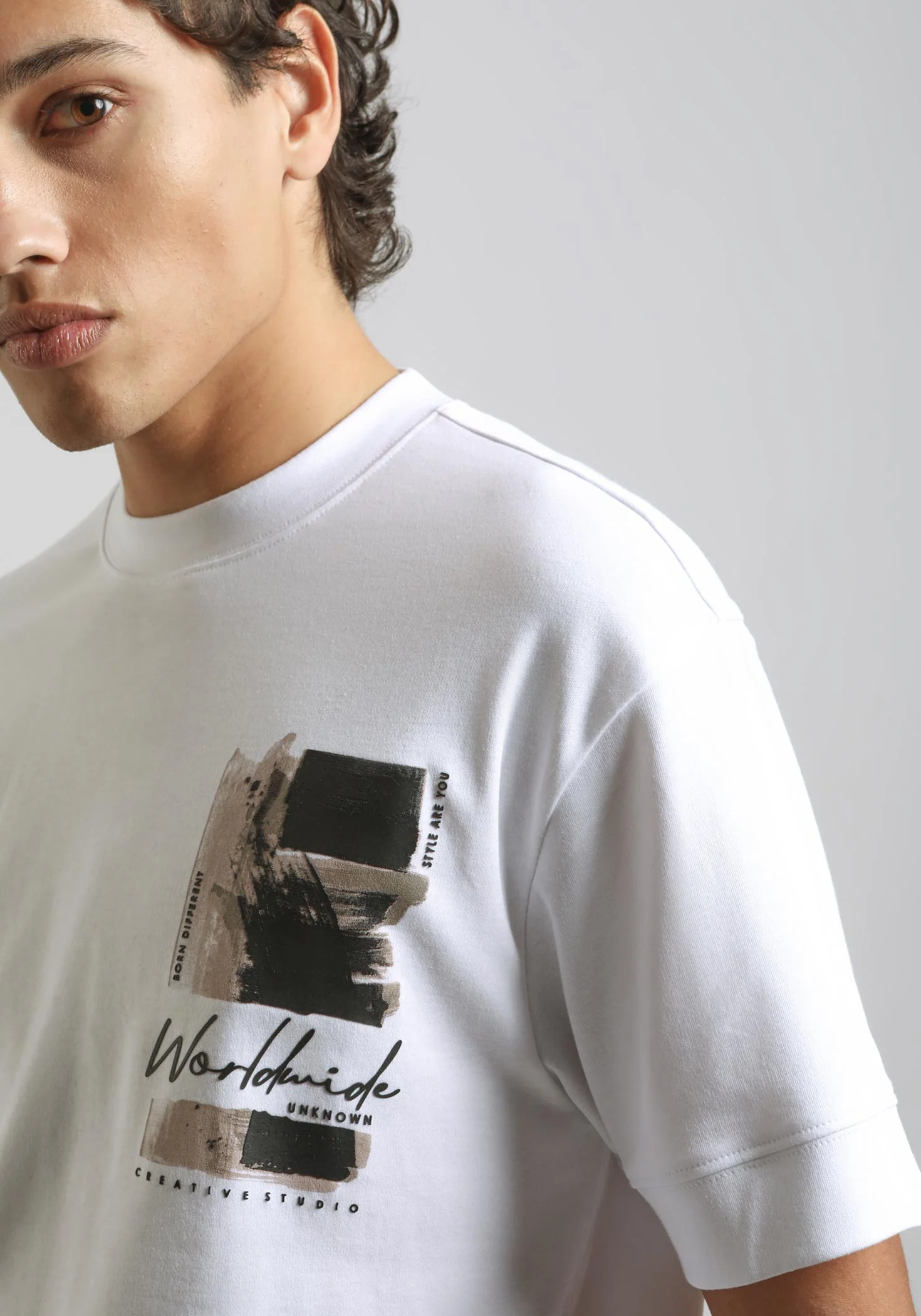 T-shirt over con stampa - Image 2